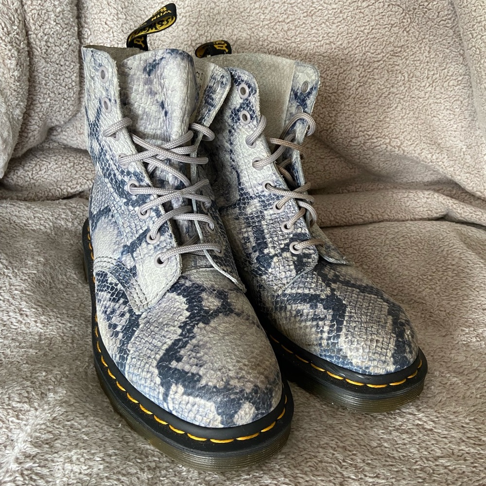 Dr.Martens size 9 grey snake skin pascal boot